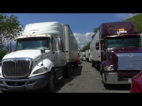 Transportistas de carga varados en Guatemala por los bloqueos