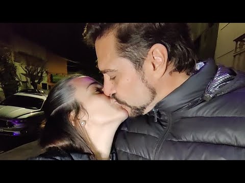 Enamorados! Matias Alé (46) y su novia Martina (22) festejaron este gran momento.