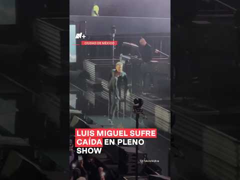 Luis Miguel sufre caída en pleno concierto - N+ #luismiguel #concierto #entretenimiento #nmas