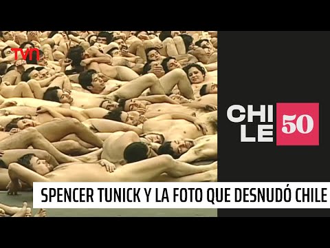 Spencer Tunick y la foto que desnudó Santiago | #Chile50