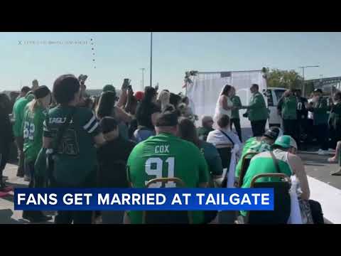 Die-hard Eagles fans tie the knot outside Lincoln Financial Field on game day