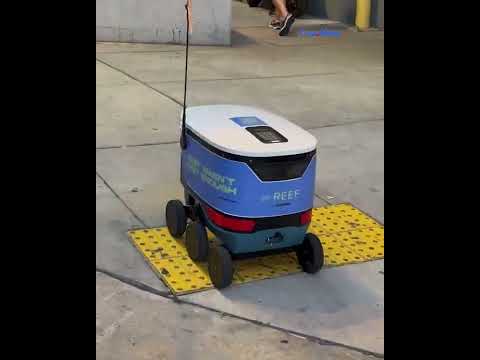 Prueban robot en el centro de Miami para entregas de comida