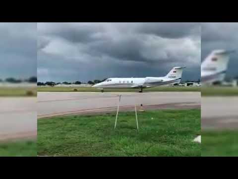 Autoridades de EE.UU. trasladan avión interceptado con matrícula venezolana al Aeropuerto de Florida