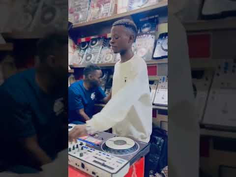 MIXCURVE WITH DJ MIKE MM MEDIA WITH BURNA BOY #afrobeats #afrojam #indamix #gospelcruise #evening