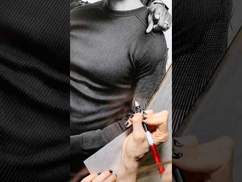 Hyperrealistic Fabric Texture Drawing in Graphite