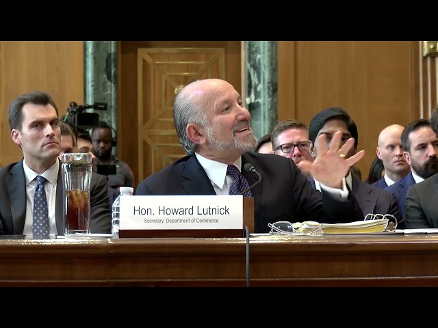 Senator Merkley pressed Commerce Secretary Howard Lutnick to support Oregon and American manufacturers by continuing the Manufacturing Extension Partnership (MEP) during a Senate Appropriations hearing. The Trump Administration moved to eliminate the MEP program earlier this year.