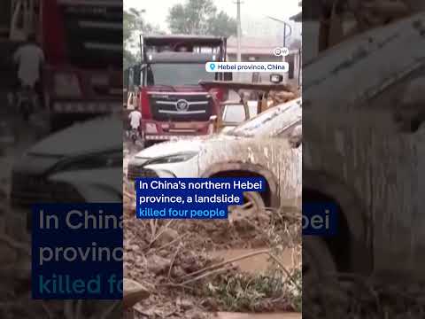 Heavy rain triggers floods and landslides in China | DW News