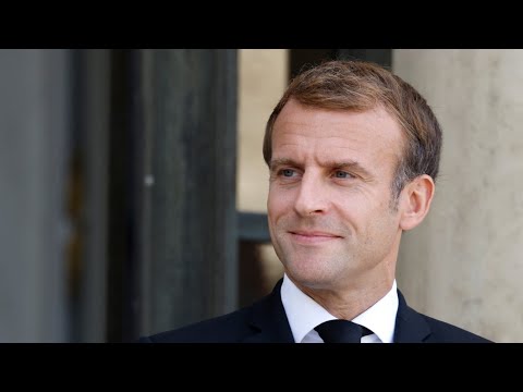 Comment Emmanuel Macron prépare-t-il sa candidature à la présidentielle 