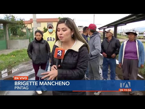 Moradores de Santa Teresa de Píntag denuncian una fuga de agua en el sector