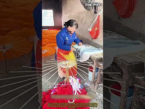 천연 접착제 도포와 한지 배접을 통한 전통 종이우산 제작 기술 #worker #process #traditionalcraft #heritage #<strong>artisan</strong>
