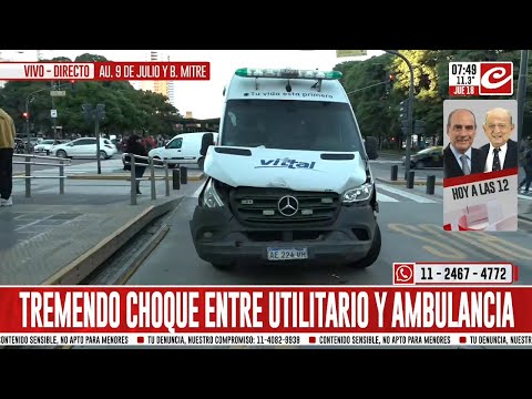 Tremendo choque entre camioneta y ambulancia en pleno centro porteño