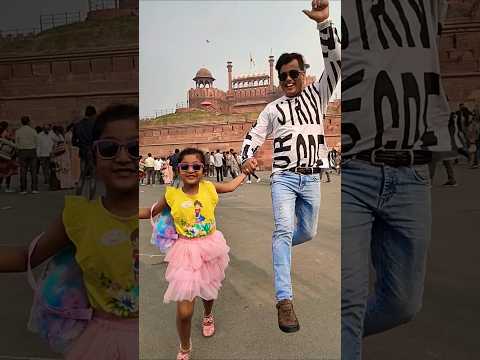 একই সঙ্গে দিল্লির লালকেল্লা এবং উড়িষ্যার সূর্য মন্দিরের সামনে আকাশে উড়ে আমরা কিভাবে জাম্প মারি 😜👉