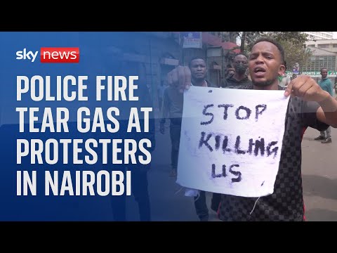 Police and protesters clash in Nairobi