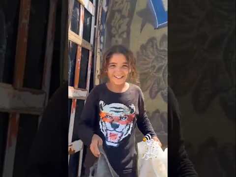 اشتقنا للخبز يالله ... ربما تكون الخبزة بسيطة في نظرك لكنها حلم اخوانك هناك #خاطرك_مجبور في غزة