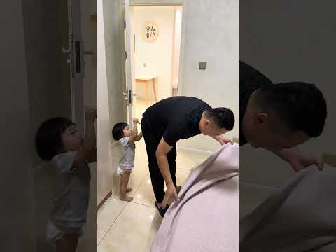 아빠 뒷머니 1초 만에 훔쳐 달아난 천재 아기 💵👶 #Shorts #쇼츠 #육아유머 #웃긴영상 #비상금 #귀여운아기 #가족일상 #유머 #현실육아
