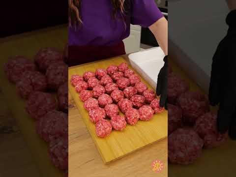 اكتشفوا كيف تتحول علبة البيض إلى وعاء لكرات اللحم! 🍳😲