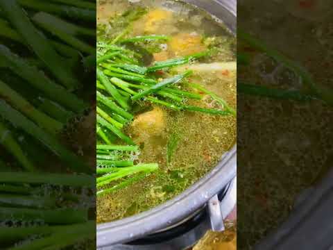 Ngải cứu nấu bầu với hột vịt lộn tại Đức Beer Garden