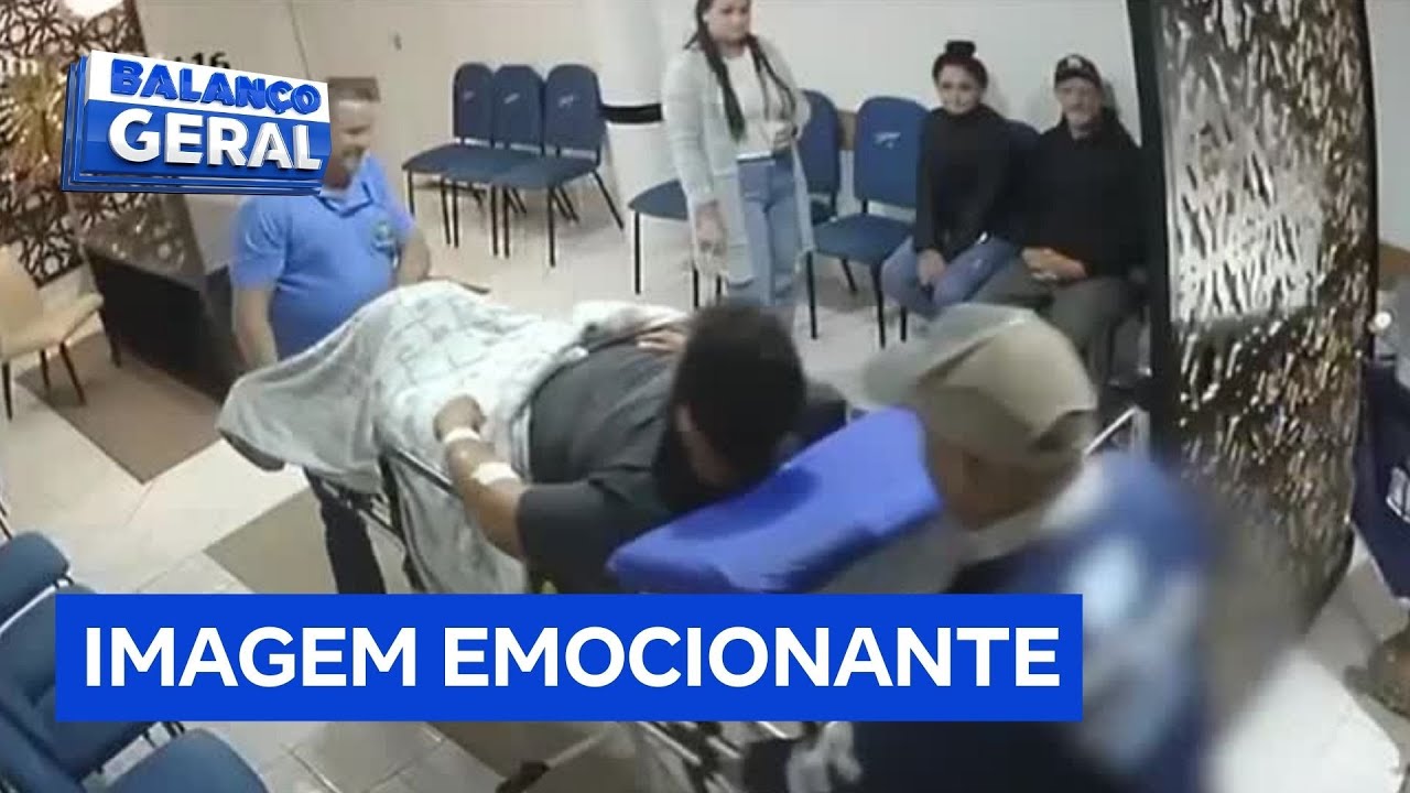 Balançou Você Família sofre acidente de carro e pais vão ao velório da filha em macas
