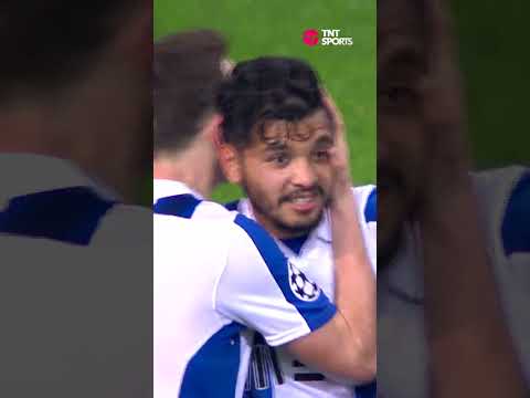 ¡GOLAZO AL ÁNGULO DEL TECATITO CORONA! | PORTO 5-0 LEICESTER | UEFA CHAMPIONS LEAGUE 16/17 #Shorts