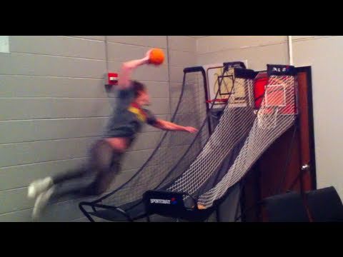 Video: Best dunk of All time - 