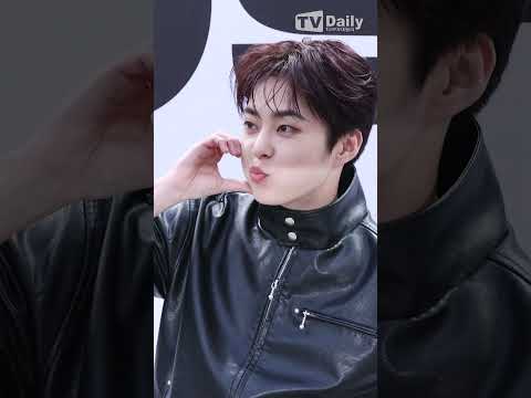 #엑소 #시우민 우로빠 한결같은 동안 비주얼에 울컥🥹 #<strong>EXO</strong> #XIUMIN #패션 #포토타임 #phototime #shorts
