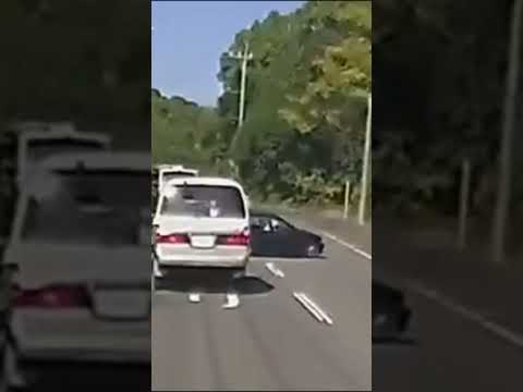 ドリフト婆さん・・#shorts #ドライブレコーダー #迷惑運転 #危険運転 #事故
