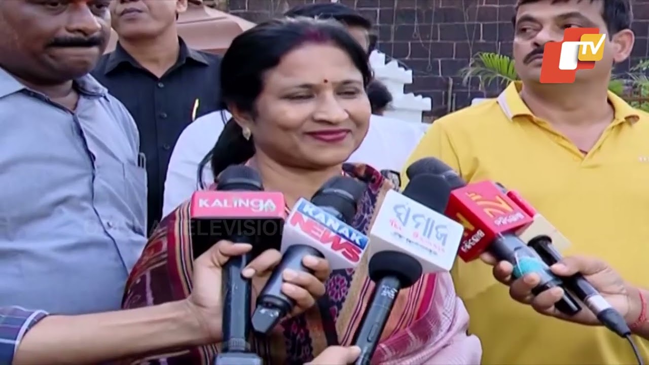 Mayor Sulochana Das Reviews Lingaraj Temple's Cleanliness & Decorations Ahead of Maha Shivaratri