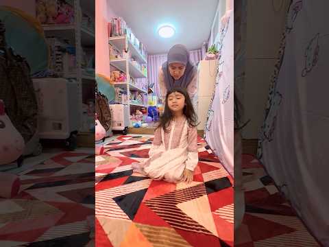 Tingkah toddler saat latihan sholat #riaricis #moana