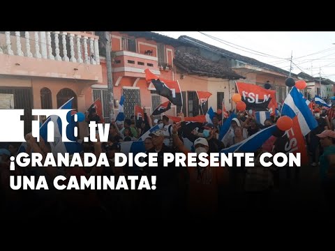 Pobladores participan en Diana saludando la llegada del mes patrio en Bilwi - Nicaragua