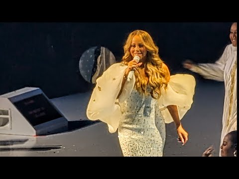 Mariah Carey .. O Holy Night live in Phoenix AZ 11.15.24