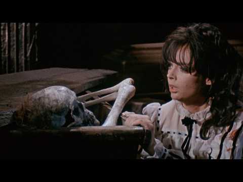 Un altro grande classico dell'horror italiano, completo in HD | L'Orribile segreto del Dr Hichcock