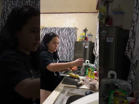 laba day at preparing lunch nyo