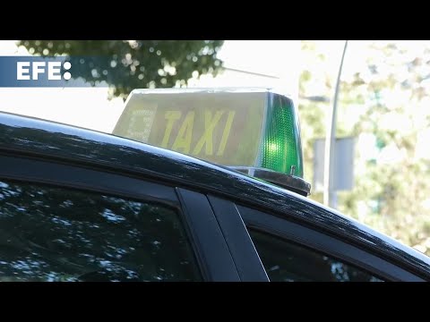 Los taxistas de Barcelona llevan a la calle su protesta por la muerte de un compañero