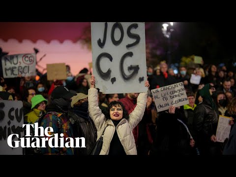 Students rally in Romania after shock win for pro-Russia candidate in first election round