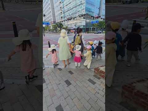 <strong>아이들이</strong> 좋아서 #좋은 나라 만들 이유