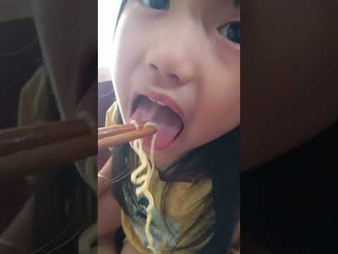 Con nhà nghèo thì phải vậy thôi