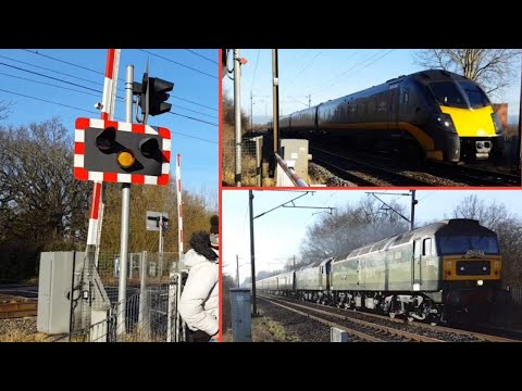 "Northern Belle" Railtour at Shaftholme (Daw Lane) Level Crossing [S. Yorks, 28/01/23]