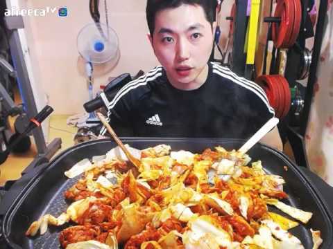 춘천닭갈비大자01 요리 <strong>Chuncheon</strong> Spicy Stir-fried Chicken - Cook