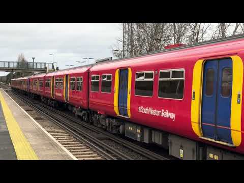 Class 455 - South Western Railway - Ashtead Station - 21st December 2023
