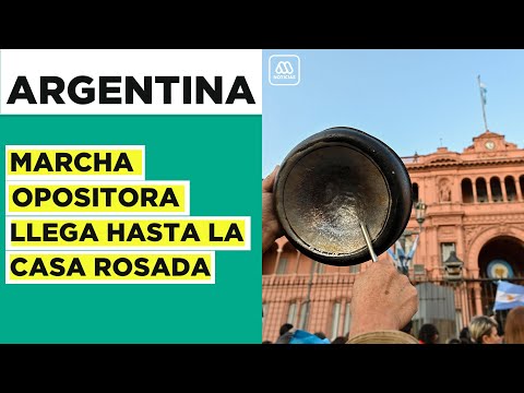 La división del gobierno argentino: Crisis política e inflación desbordada