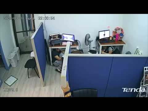 Magnitude 6.9 Earthquake Shakes Philippines Office as Workers Duck