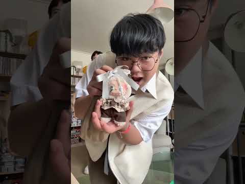 OUTFIT CHECK - Cream for an Aquarium Date (#outfit #fashion #date #datenight #couple)