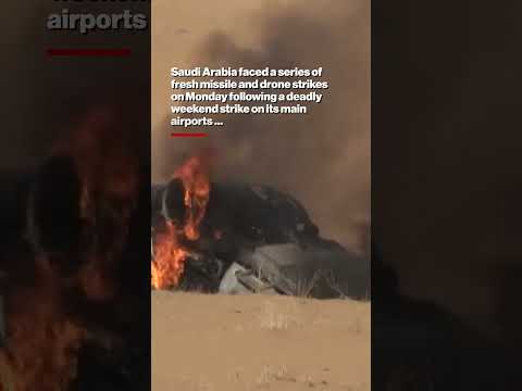 Iran-Backed Houthi Rebels Face Off With Saudi-Backed Forces in Barren Yemeni Desert #shorts