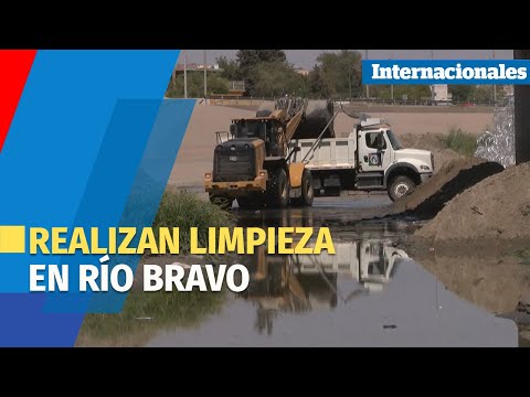 Autoridades limpian Río Bravo de la basura dejada por la creciente ola migratoria