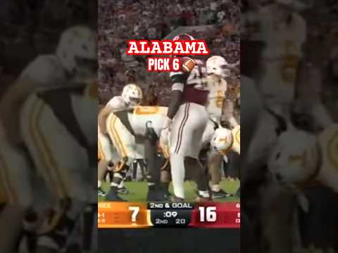 WORST EXTRA POINT ATTEMPT POSSIBLE!!! #collegefootball #Shorts