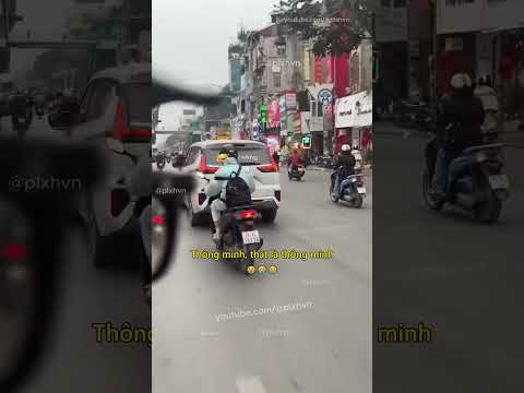 Thông minh, thật là thông minh 😂 #giaothong #vanhoagiaothong #luatgiaothong #phapluat #vanhoa