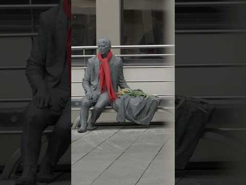 Unveiling of sculpture commemorating Janusz Olejniczak