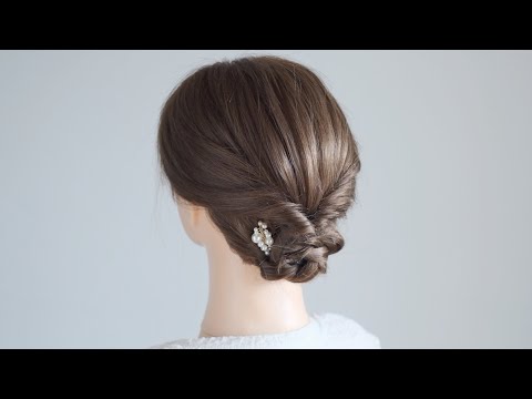 [簡単ヘアアレンジ]シンプルで簡単なまとめ髪の作り方