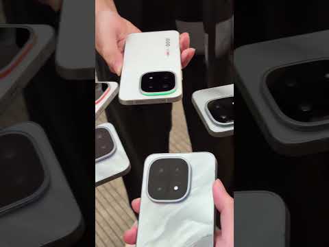 The iQOO 15 has a lot going for it. It has a fifth-generation Snapdragon 8 Extreme Edition processor