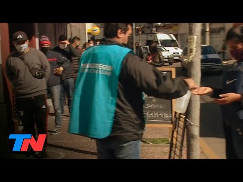 Coronavirus - La Argentina en cuarentena | Largas colas en Berazategui para cobrar el IFE